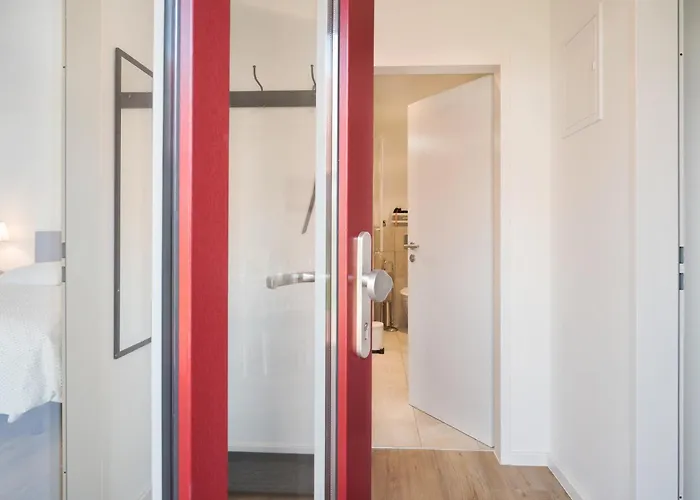 Dorfstrasse 24 Hahn Grebin